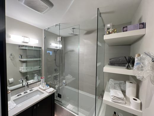 Five piece main bathroom upstairs